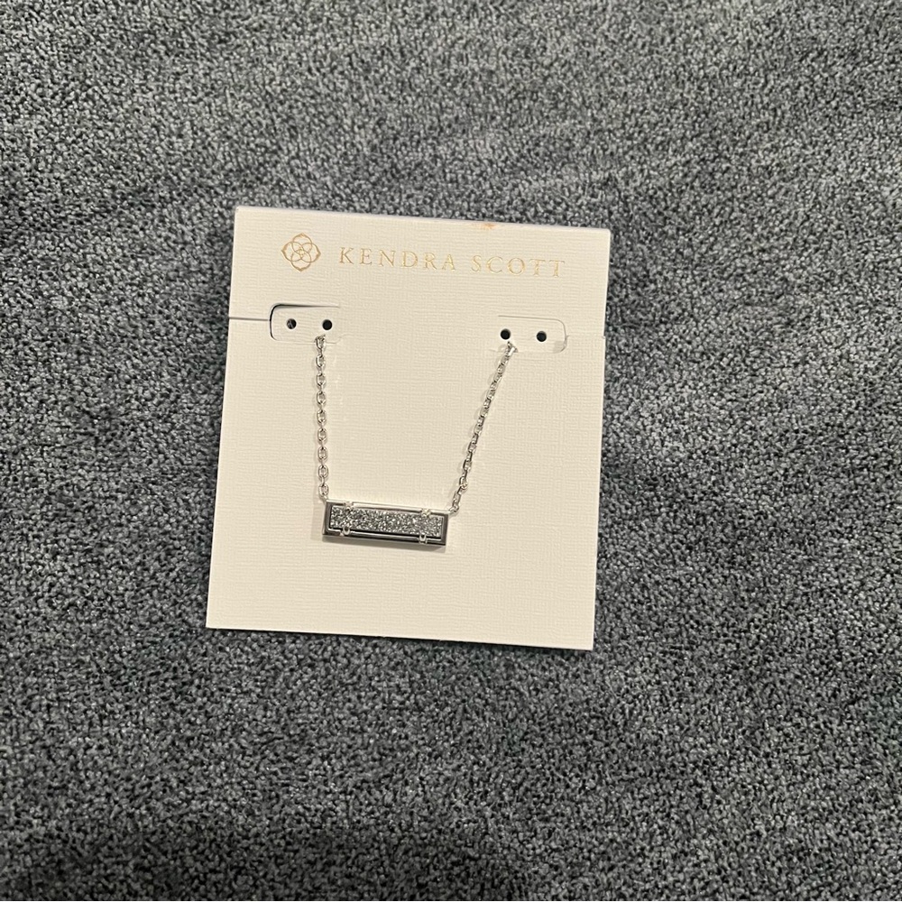 NWT, Kendra Scott Leanor Silver Short Pendant Necklace  in Platinum Drusy - Picture 7 of 12